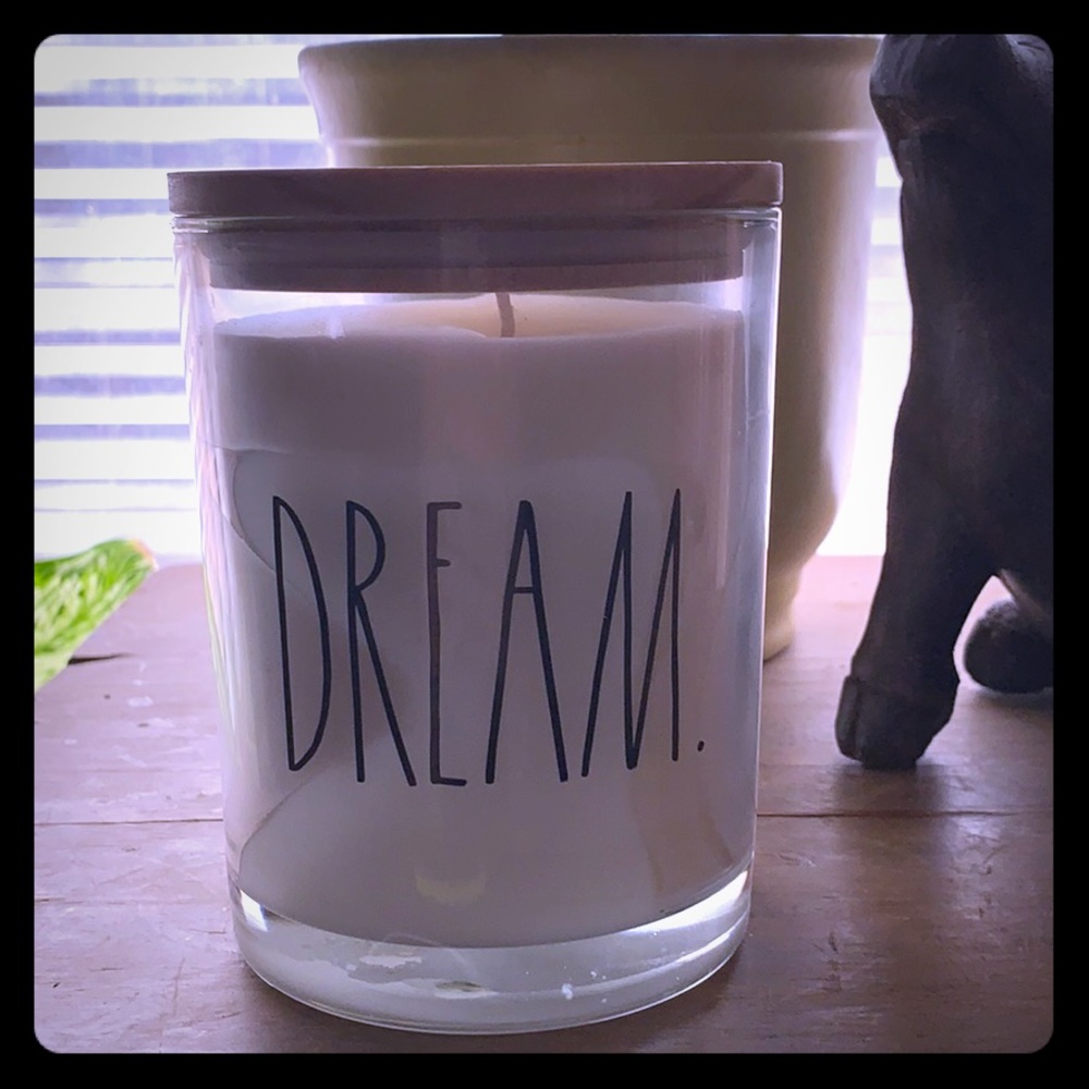 Rae Dunn candle